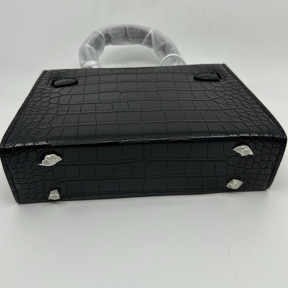 Mini Black Fashion Bag 💞 - Picture 7 of 11